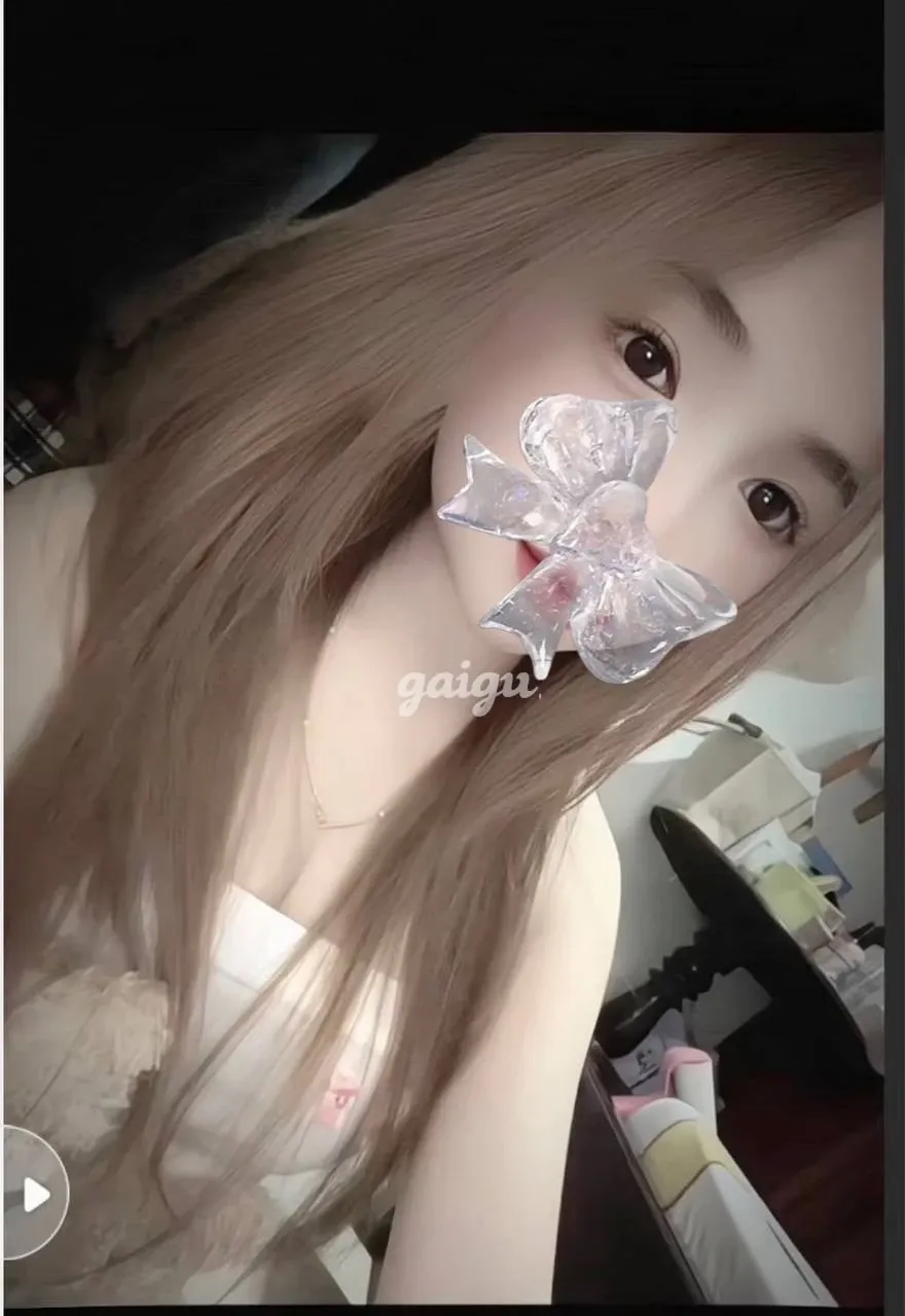 Bé Min- cô bé tuổi hổng thơ ngây tươi mới