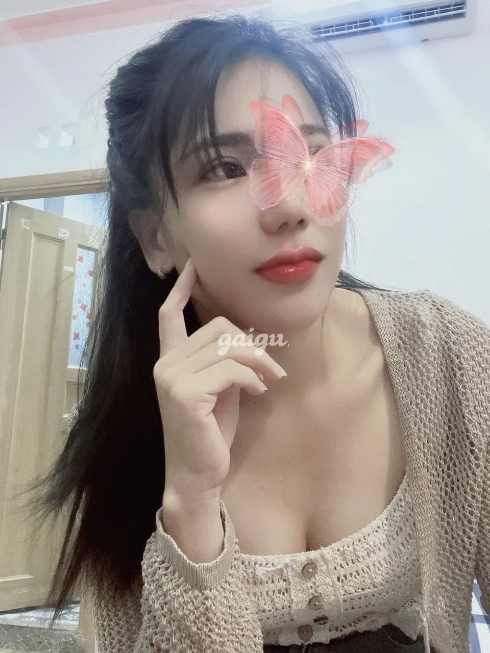 GÁI DÂM BÉ TRÀ LÀM TÌNH BAO PHÊ CHIỀU KHÁCH NHƯ THƯỢNG ĐẾ - Gái gọi 777