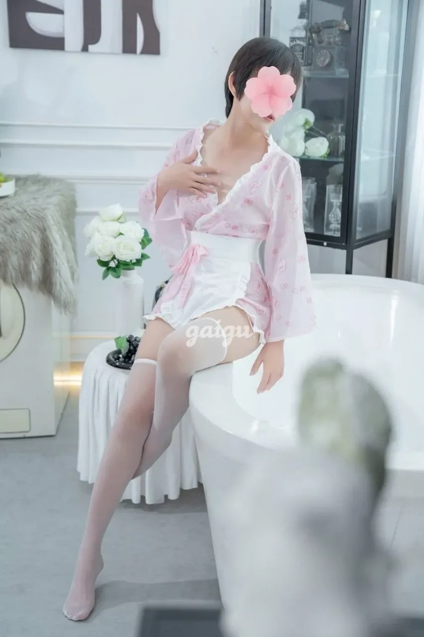 HOÀNG YẾN EM GÁI QUÊ DỄ THƯƠNG CHIỀU CHUỘN KHÁCH HÀNG MỚI VÀO NGHỀ - Gái gọi 777