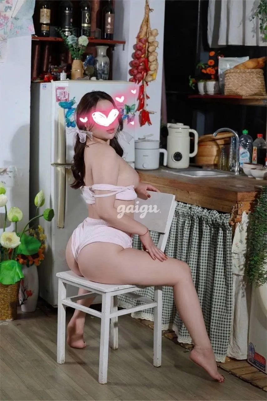 YẾN TRANG-NỮ THẦN FACE CỰC XINH-MÔNG BÍM CĂNG MỌNG - Gái gọi 777