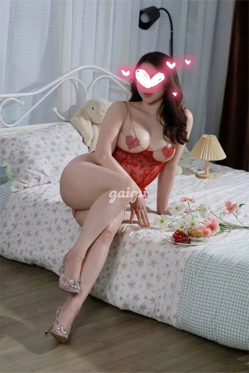 YẾN TRANG-NỮ THẦN FACE CỰC XINH-MÔNG BÍM CĂNG MỌNG - Gái gọi 777