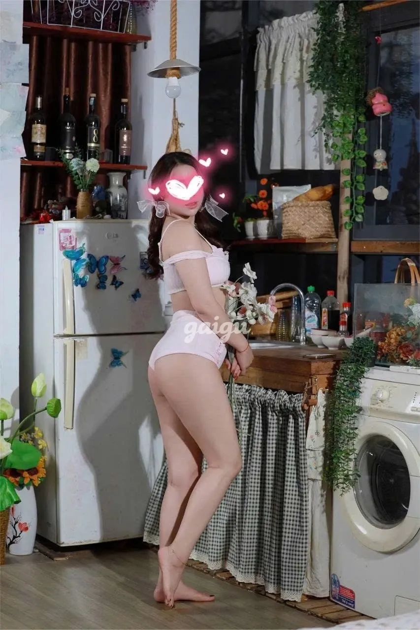 YẾN TRANG-NỮ THẦN FACE CỰC XINH-MÔNG BÍM CĂNG MỌNG - Gái gọi 777