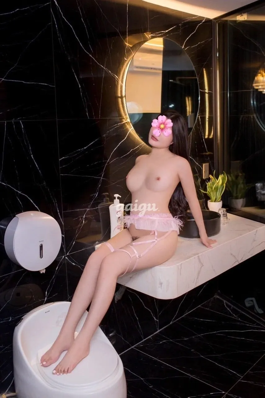 QUỲNH BARBIE - EM HÀNG NON TƠ BODY HOT - Gái gọi 777