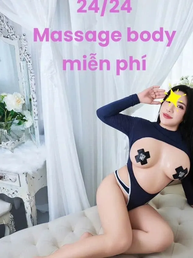 HUYỀN TRANGMỚI VÀO NGHỀ VÚ TO NGOAN HIỀN XINH TƯƠI - Gái gọi 777